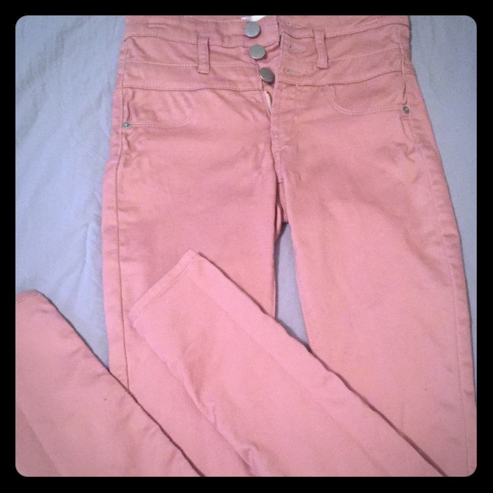 Adorable soft pink size 3 skinny jeans